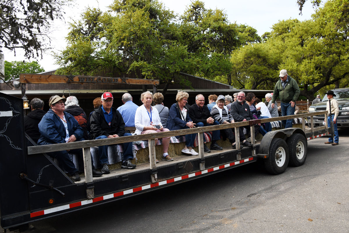 257 Fun Club travelers at Knibbe Ranch.JPG